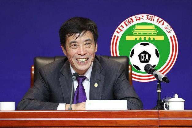 并且由于年龄原因，他可以签署一份更长的合同，这意味着费用可以在更长的时间内摊销。